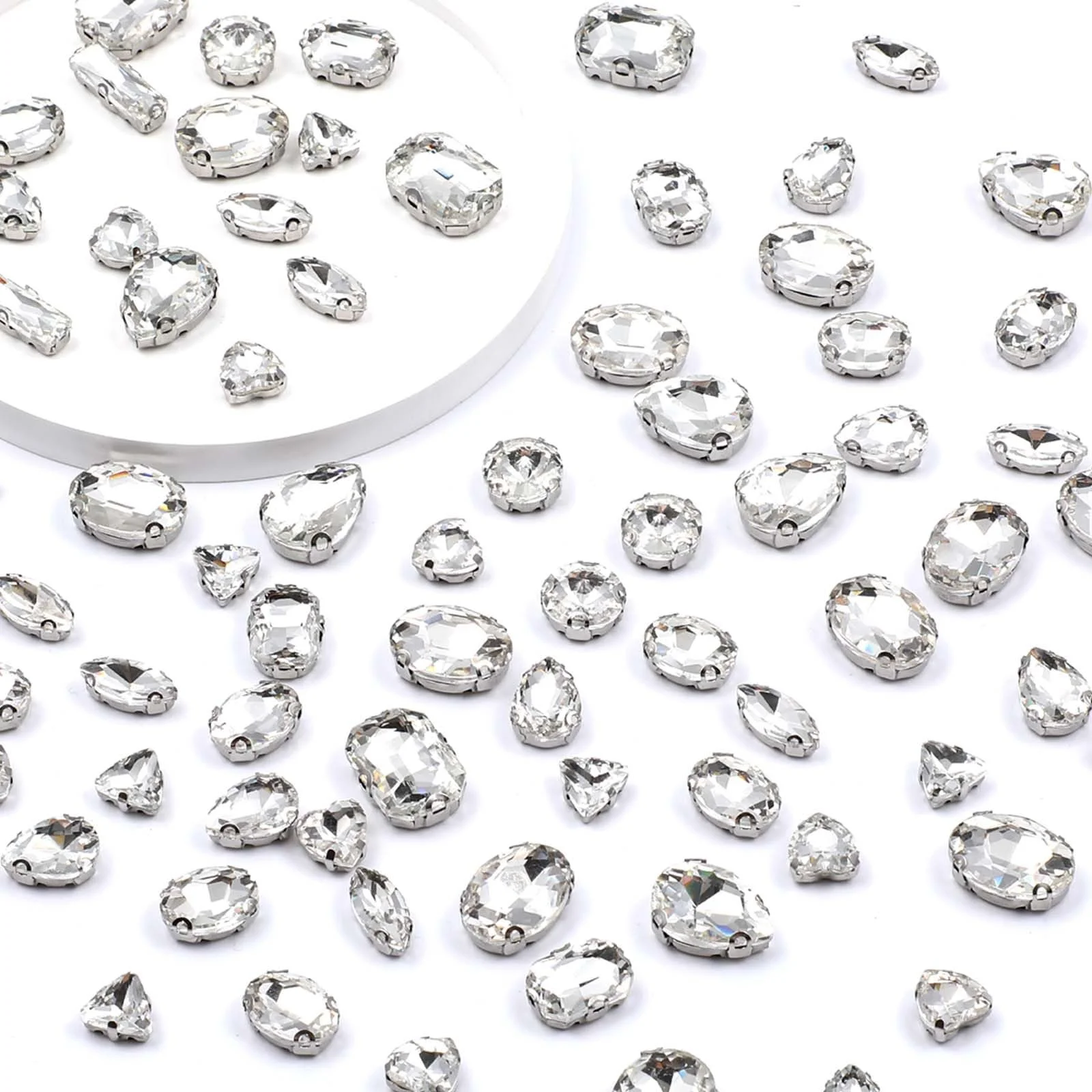Пришивные стразы Белый 105 штук, микс форм, стеклянные кристаллы, плоская задняя часть, с коготками, для ювелирных изделий, одежды, обуви, фото №2 Пришивные стразы Белый 105 штук, микс форм, стеклянные кристаллы, плоская задняя часть, с коготками, для ювелирных изделий, одежды, обуви, фото №2