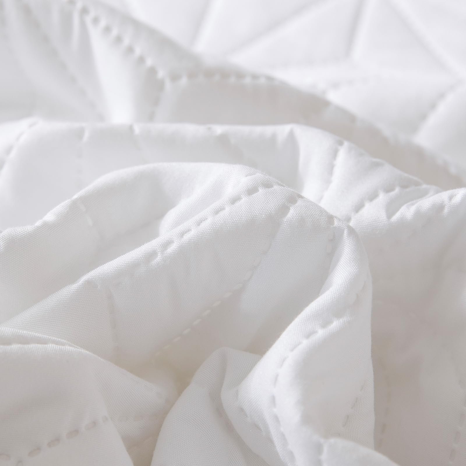 Покрывало на кровать Whale Flotilla 220 x 240 см с 2 наволочками, мягкое и легкое, стеганое с геометрическим узором для 4 сезонов, белое, фото №6 Покрывало на кровать Whale Flotilla 220 x 240 см с 2 наволочками, мягкое и легкое, стеганое с геометрическим узором для 4 сезонов, белое, фото №6