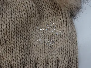 Шапка Детская SABBOT С двумя меховыми помпонами, флисовая подкладка, зимняя, вязаная, теплая synthetic.ua - Фото 1