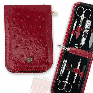 Набір для манікюру DREI SCHWERTER Germany Novara 8 предметів, штучна шкіра винного кольору ціна на synthetic.ua - Фото 1 Набір для манікюру DREI SCHWERTER Germany Novara 8 предметів, штучна шкіра винного кольору synthetic.ua - Фото 1