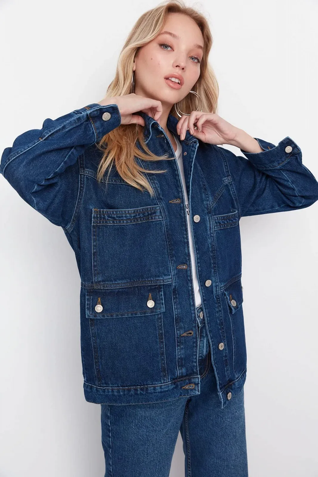 Куртка Джинсовая TRENDYOL Regular Basic Однотонная, фото №3 Куртка Джинсовая TRENDYOL Regular Basic Однотонная, фото №3