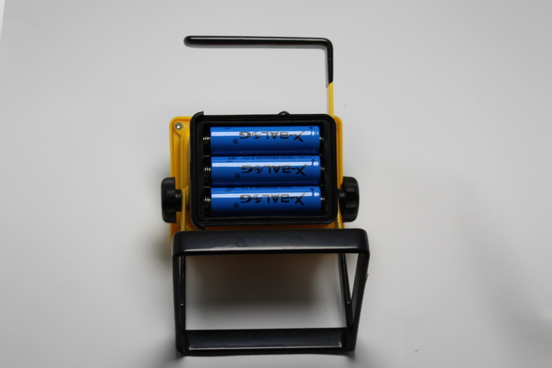 Фонарик ручной прожектор Bailong BL-204 100W от 3x18650 со стробоскопом сети 220В и прикуривателя, фото №9