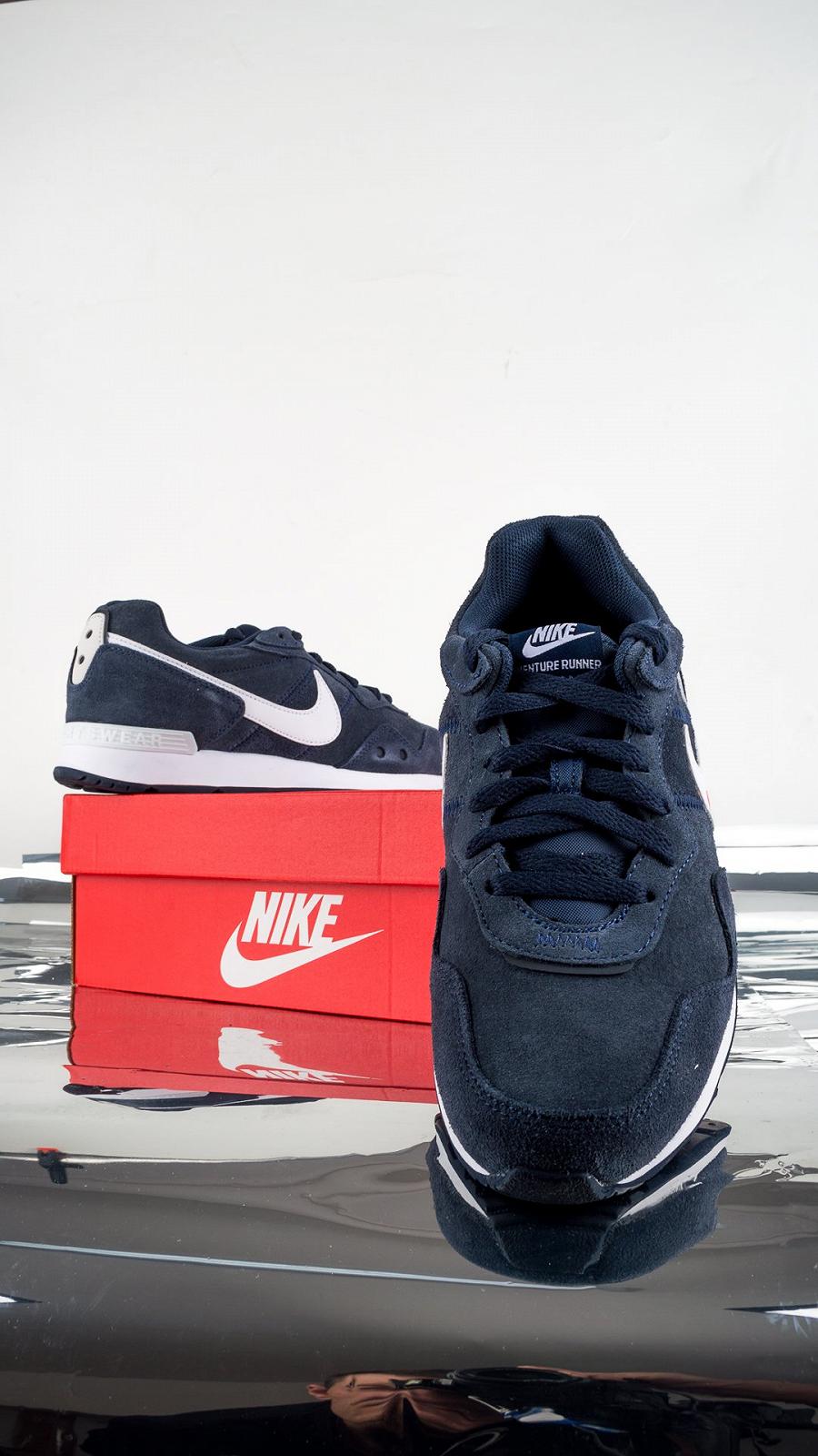Кросівки Nike  VENTURE RUNNER SUEDE 42, фото №1