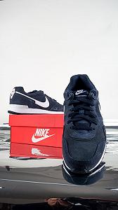 Кросівки Nike  VENTURE RUNNER SUEDE 40.5 - Фото 1