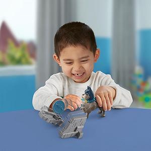 Фигурка Fisher-Price DC Super Pets Эйс с метательным диском и рогаткой HGL11, набор с собакой и аксессуарами, игрушка для детей от 3 лет synthetic.ua - Фото 1