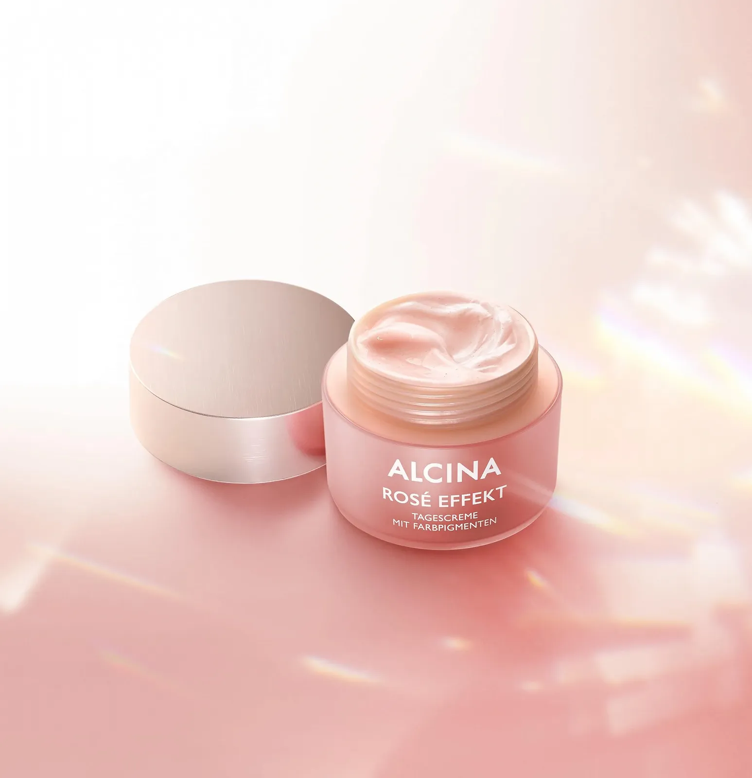 Денний крем ALCINA Rosé Effect для зрілої та вимогливої шкіри з інкапсульованими пігментами чорним вівсом та білим чаєм 50 мл, фото №3