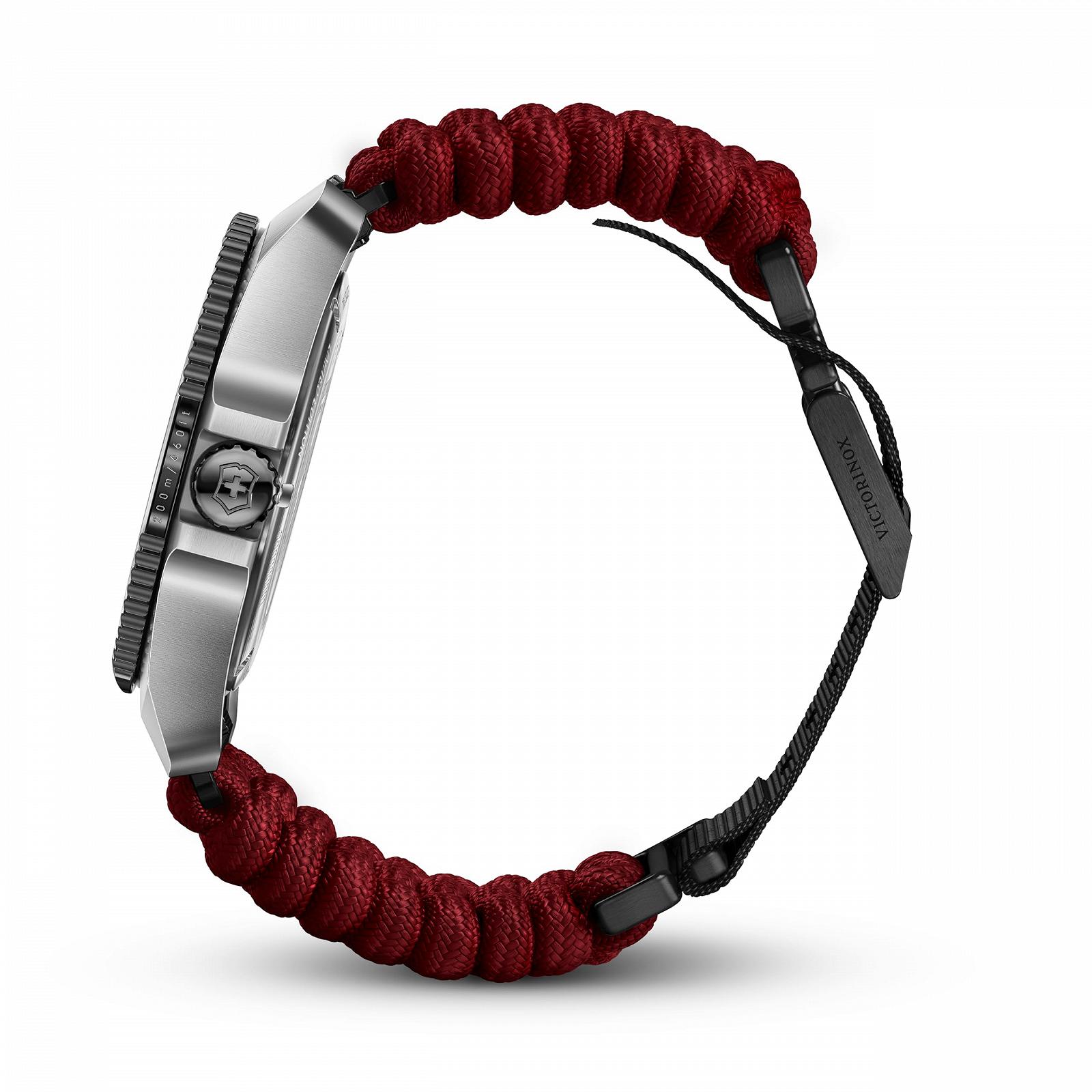 Чоловічий Victorinox Journey 1884 Limited Edition Аналоговий Кварцовий Годинник Водостійкість 200 м Діаметр корпуса 43 мм Ремінець 21 мм 130 г Чорний, чорний, стрічковий, фото №7