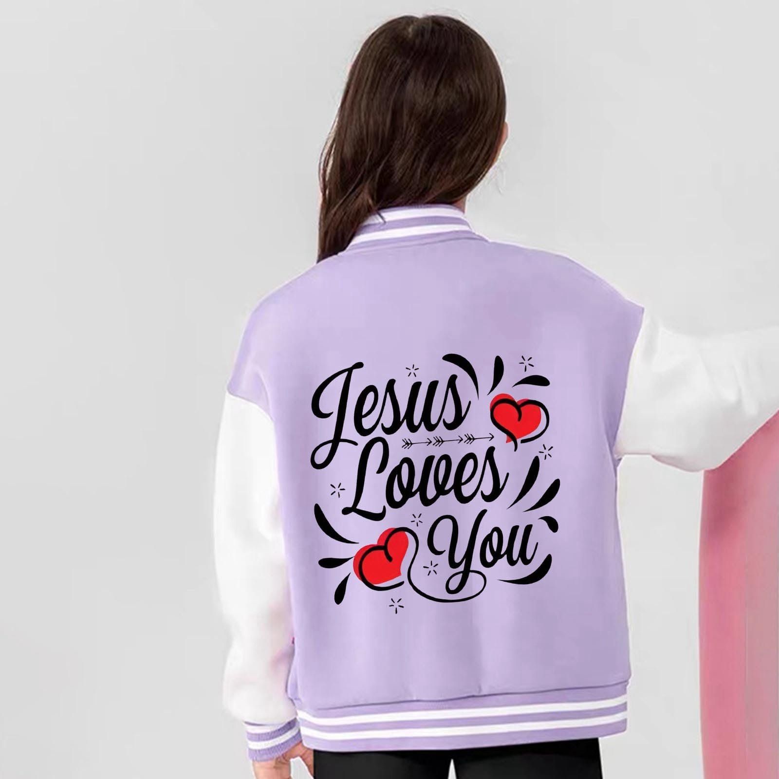 Вязаная кофта для девочки с литерным принтом и цветочным узором., фото №2 Вязаная кофта для девочки с литерным принтом и цветочным узором., фото №2