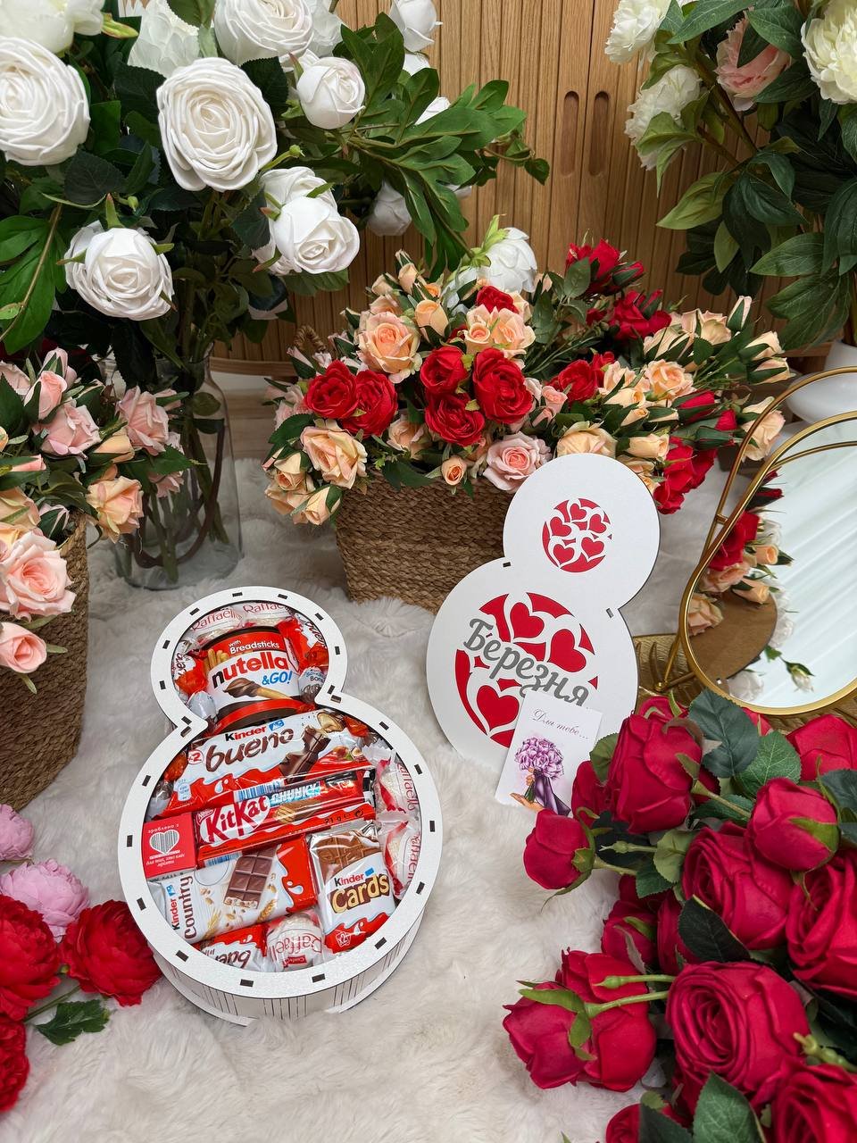 Подарунковий набір солодощів на 8 березня для дівчини, фото №5 Подарунковий набір солодощів на 8 березня для дівчини, фото №5