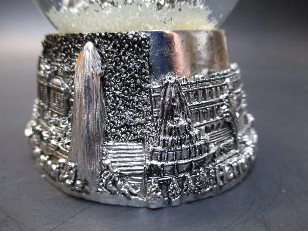 Снежный шар Замок Нойшванштайн Сувенир Германия Серебряная, фото №1 Снежный шар Замок Нойшванштайн Сувенир Германия Серебряная, фото №1