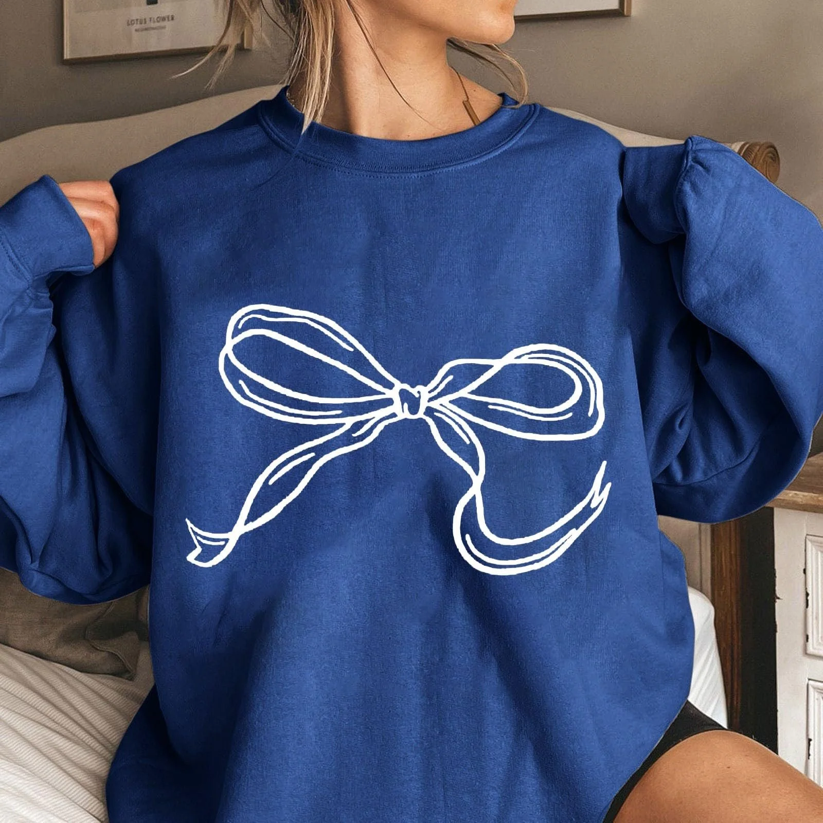 Женские толстовки Lemoiitea Модная круглая горловина с бантом Графический принт Весна Осень Длинный рукав Повседневные свободные топы Пуловеры Блузки Рубашка для отдыха на улице, фото №2