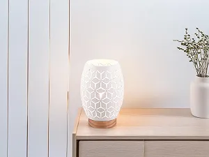 Настільна лампа маленька з візерунком перфорації 21 см біла synthetic.ua - Фото 1