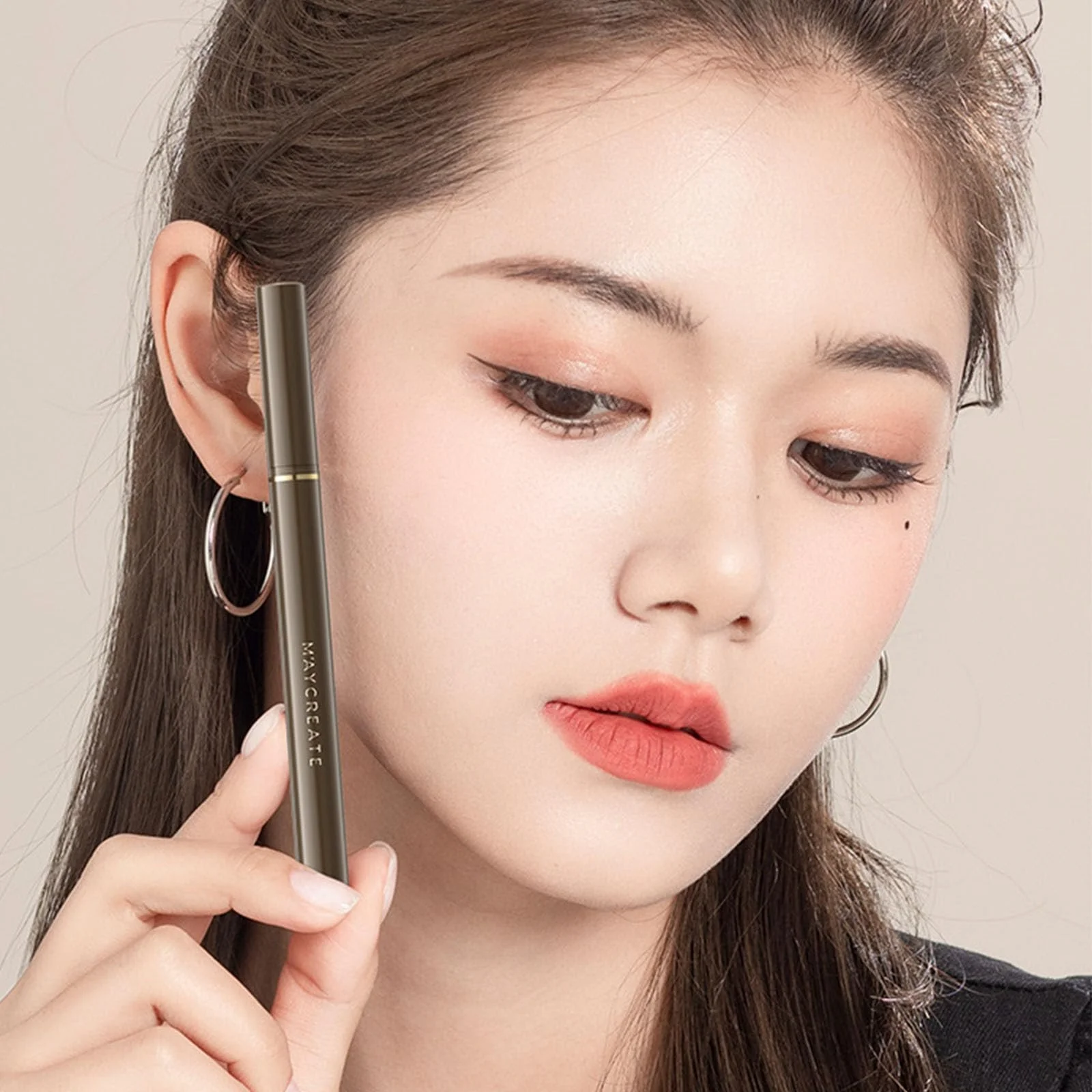 Рідка Підводка для очей Bicolour ультратонка швидковисихаюча водостійка стійка, фото №6 Рідка Підводка для очей Bicolour ультратонка швидковисихаюча водостійка стійка, фото №6