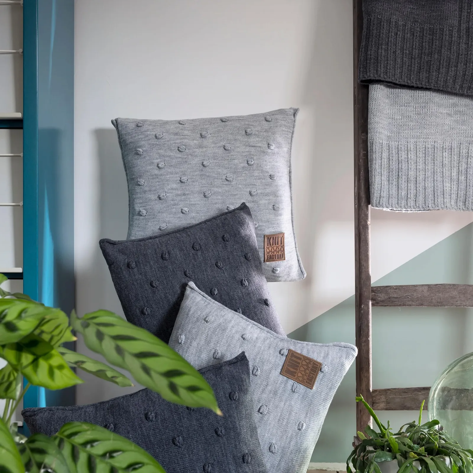 Покривало KNIT FACTORY Однотонна Вязана XL Антрацит 195 x 225 см, фото №7