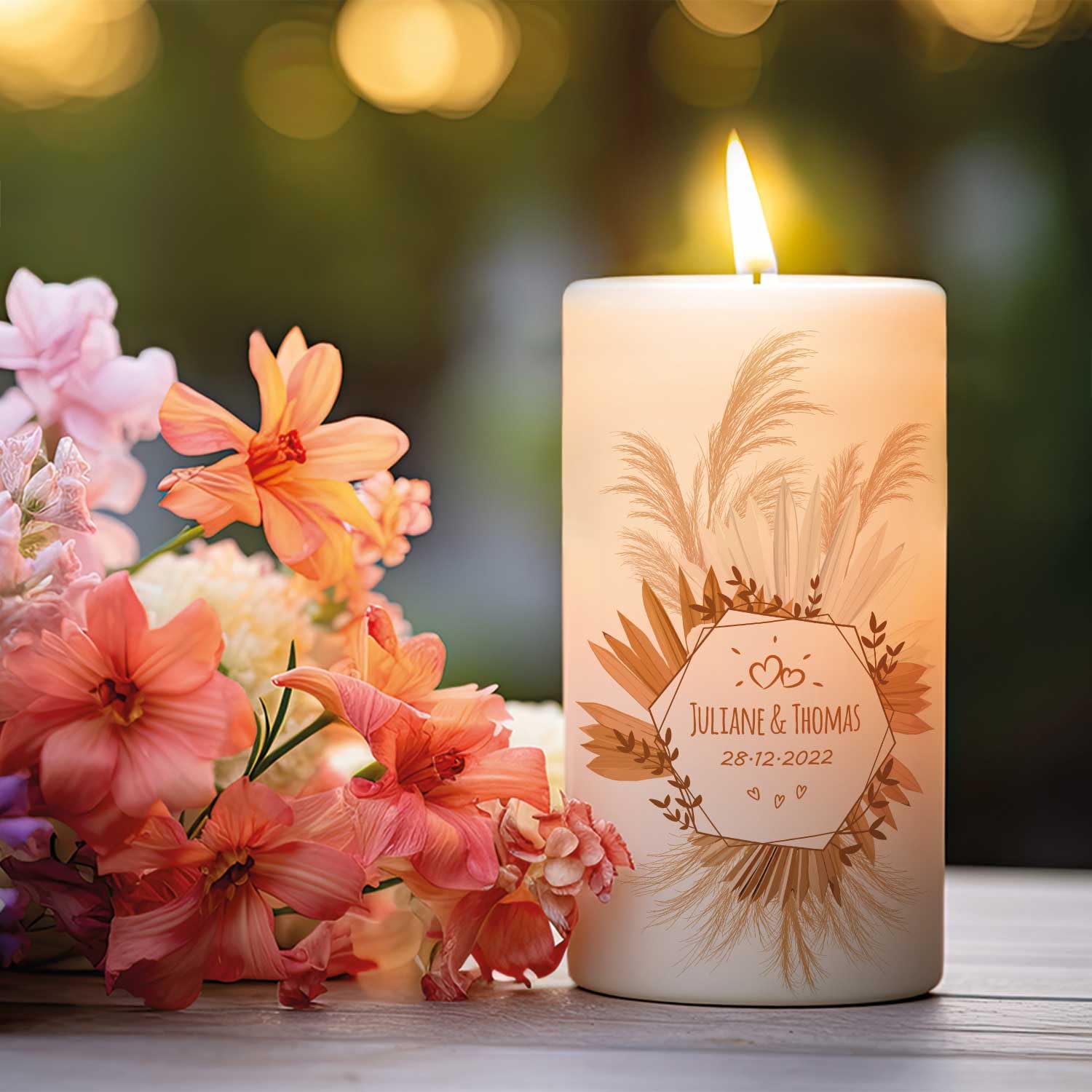 Свеча GRAVURZEILE Small Tropical Pampas Grass Персонализированная Pillar Candle Белый 120/58 мм, фото №3