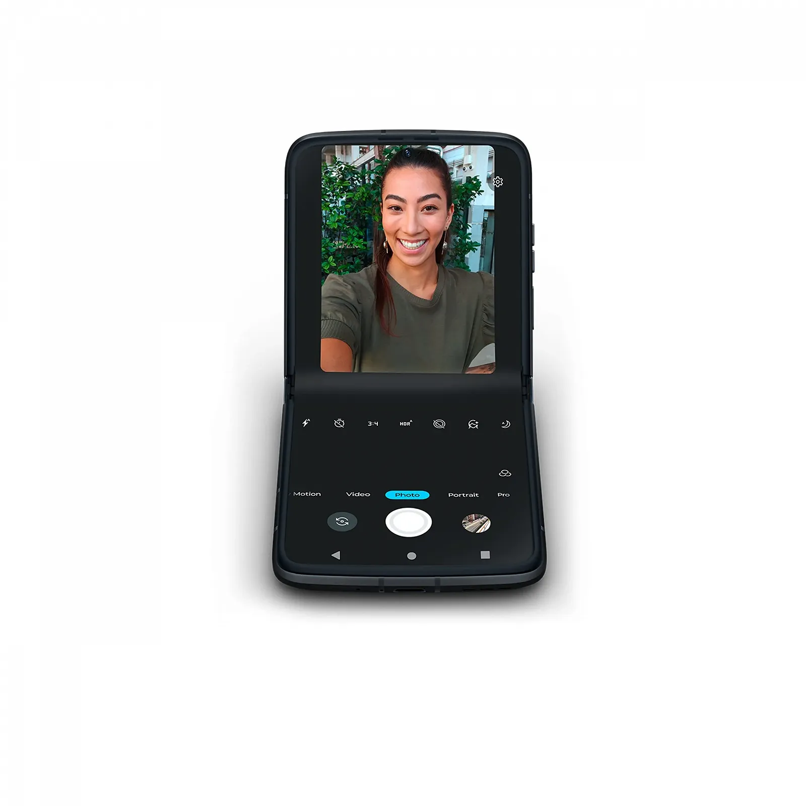 Смартфон Motorola razr 2022 Flip 6.7"/2.69" FHD+ 50 Мп 8/256GB 3500 мАч Android 12 с защитным чехлом Satin Black, фото №5 Смартфон Motorola razr 2022 Flip 6.7"/2.69" FHD+ 50 Мп 8/256GB 3500 мАч Android 12 с защитным чехлом Satin Black, фото №5