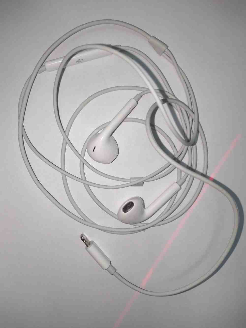 Наушники и Bluetooth-гарнитуры Apple EarPods Lightning, фото №2