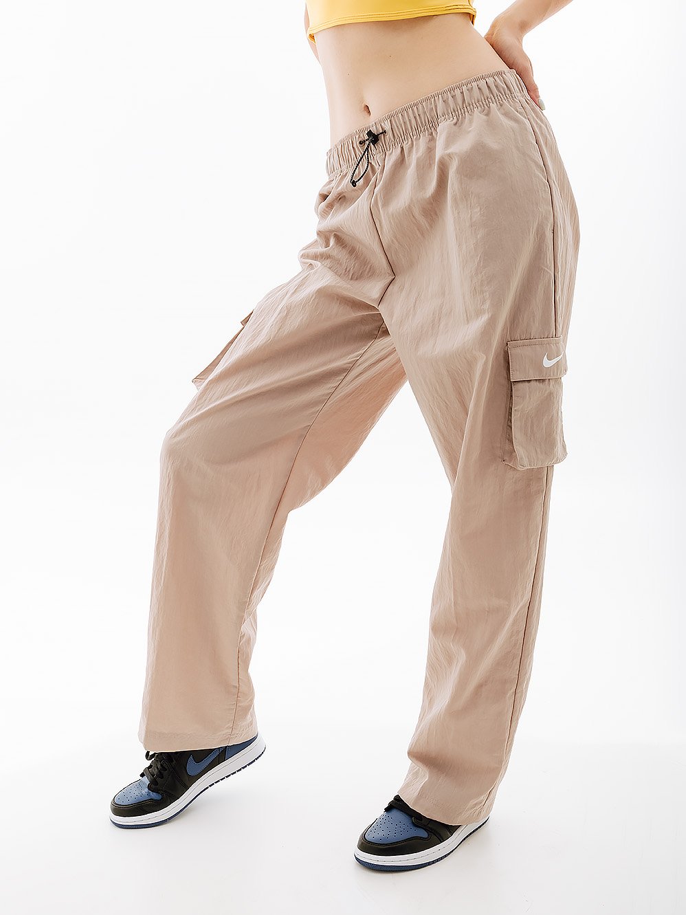 Штаны Nike W NSW ESSNTL WVN HR PNT CARGO XS, фото №1