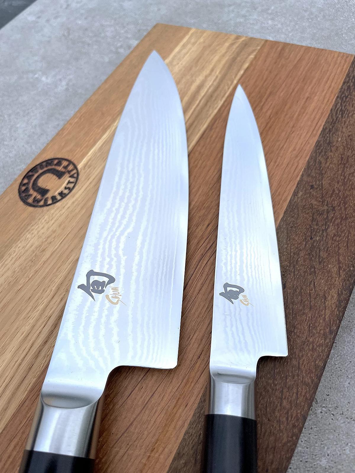 Набір кухонних ножів Kai Shun Classic: Універсальний ніж DM-0701, 15 см + Великий ніж шеф-кухаря DM-0706, 20 см, дамаська сталь + Дерев'яна дошка 30 x 18 см, фото №3
