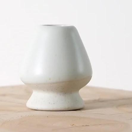 Кусенаоши White Stone подставка под венчик для матчи, фото №1
