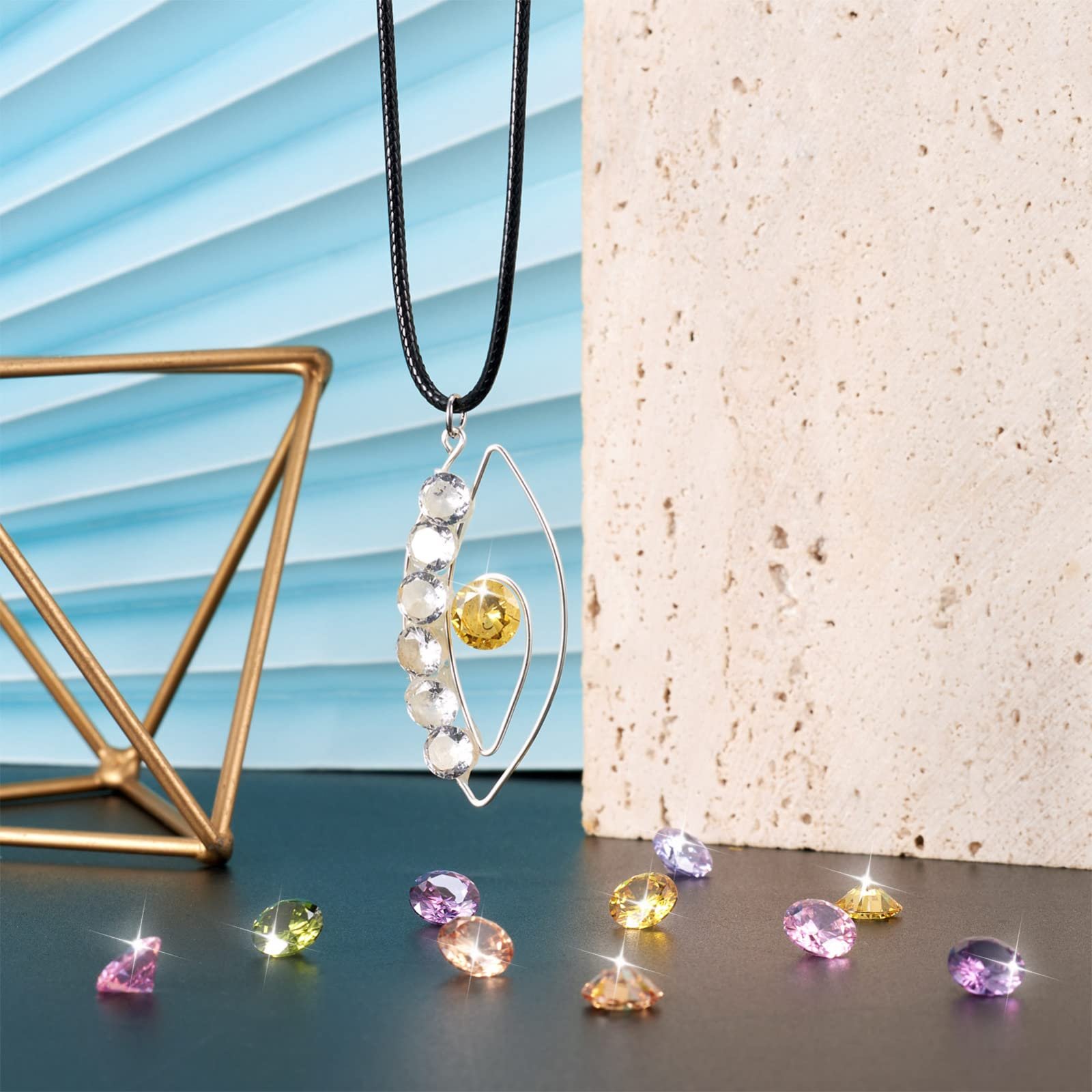 Стразы Кубический цирконий 4 мм, граненые, форма бриллианта, класс A, кристальный цвет, 50 шт, случайные, фото №4 Стразы Кубический цирконий 4 мм, граненые, форма бриллианта, класс A, кристальный цвет, 50 шт, случайные, фото №4