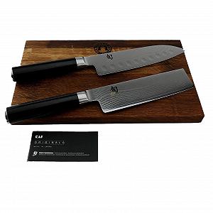 Набір ножів Сантоку KAI Shun Premier DM-0718 (з зубчастою крайкою) + Ніж Накірі DM-0728 + Обробна дошка з бочкового дерева 30 x 18 см - Фото 1