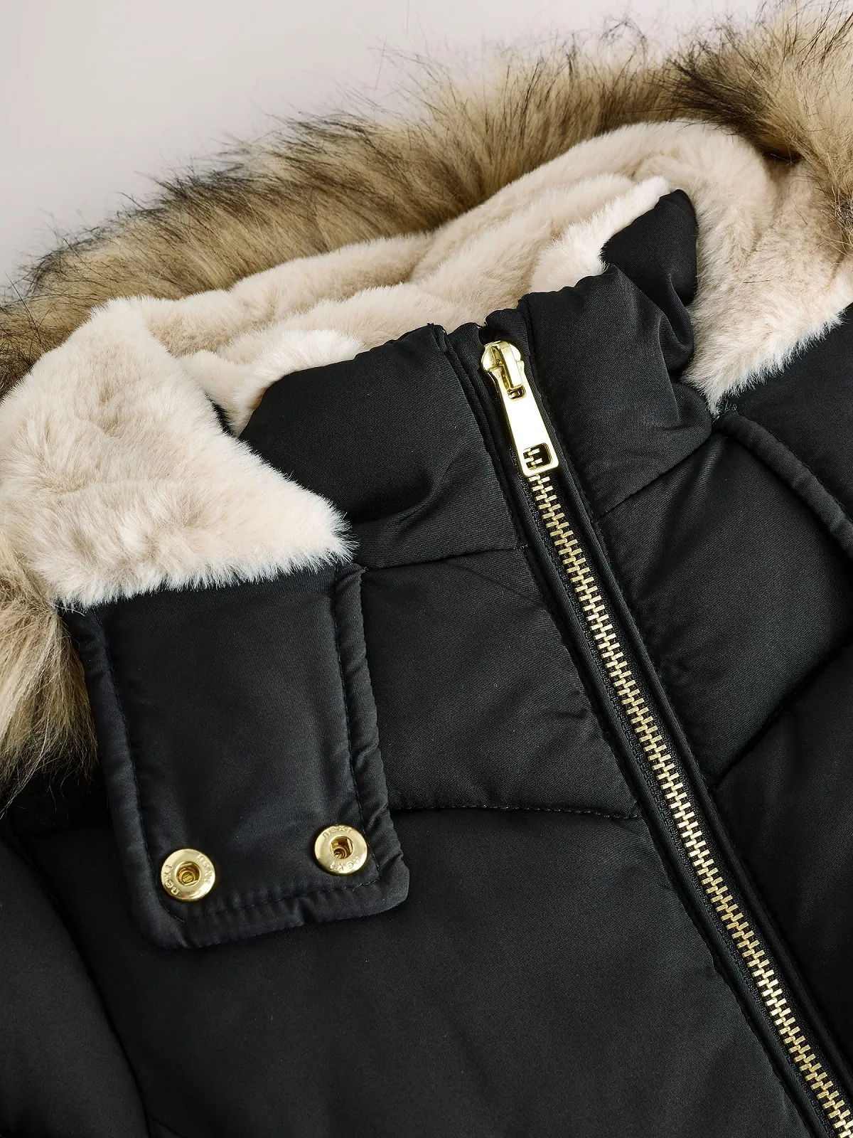 Куртка стьобана Next для дівчинки, водовідштовхувальна, з обробкою зі штучного хутра, фото №3 Куртка стьобана Next для дівчинки, водовідштовхувальна, з обробкою зі штучного хутра, фото №3