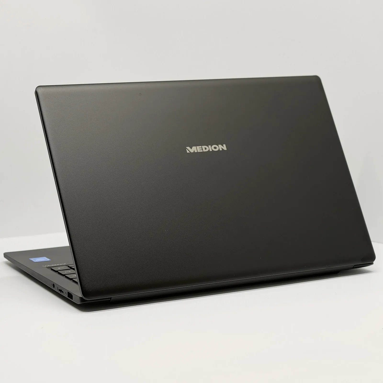 Ноутбук 14" Medion (Lenovo Group) Akoya E4251 Intel RAM 4 ГБ SSD 128 ГБ Intel Graphics Метал Ультрабук, фото №6