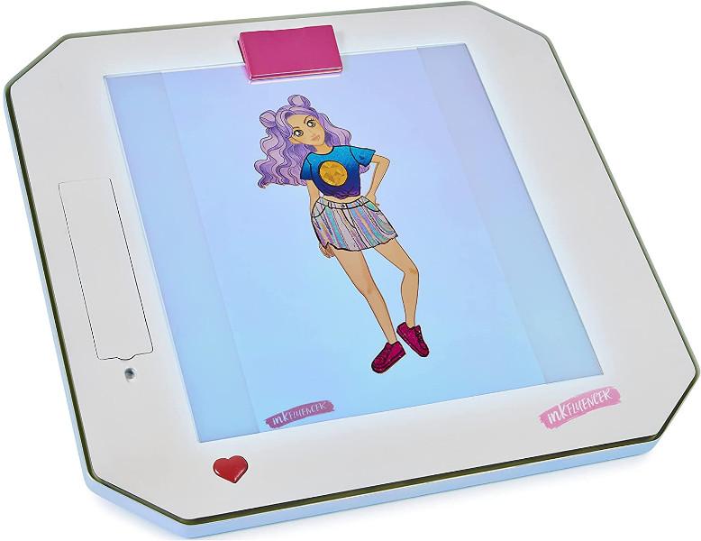 Набір для молодого дизайнера Spin Master 6060014 We Wear Cute Style N Create Light Desk, фото №7 Набір для молодого дизайнера Spin Master 6060014 We Wear Cute Style N Create Light Desk, фото №7