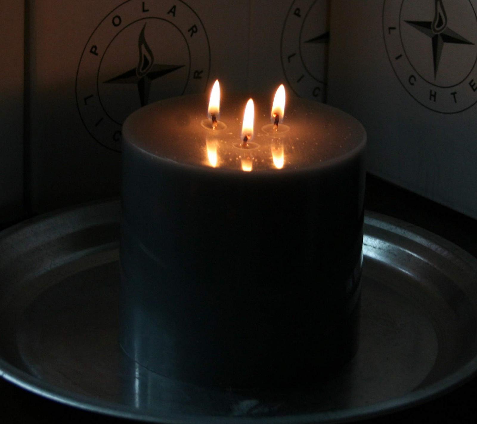 Свічка Pillar Candle кругла 3 гноти сіра діаметр 13 см висота 11 см, фото №2