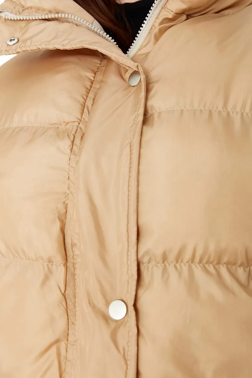 Куртка TRENDYOL Пуховик женская однотонная, фото №4 Куртка TRENDYOL Пуховик женская однотонная, фото №4