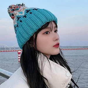 Шапка-біні з помпоном synthetic.ua - Фото 1