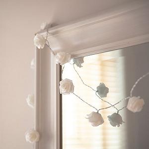 Светодиодная гирлянда Lights4fun Белые розы, 30 LED, белый synthetic.ua - Фото 1