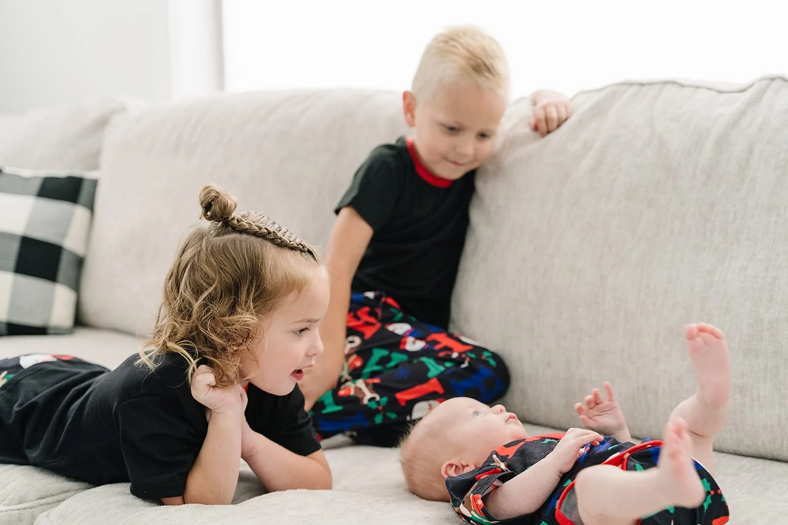 Комплект пижамы IFFEI Family Christmas: футболка с короткими рукавами и штаны с принтом, фото №4 Комплект пижамы IFFEI Family Christmas: футболка с короткими рукавами и штаны с принтом, фото №4