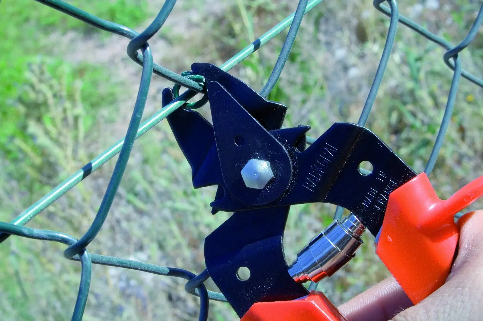 Клещи для ограждения Edma EDM0412 для хомутов, фото №3 Клещи для ограждения Edma EDM0412 для хомутов, фото №3