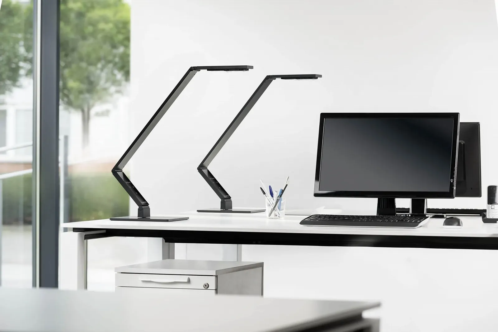 Настільна лампа Luctra Table Linear Base 920101 LED Біологічно ефективне світло З регулюванням яскравості Чорна, фото №2