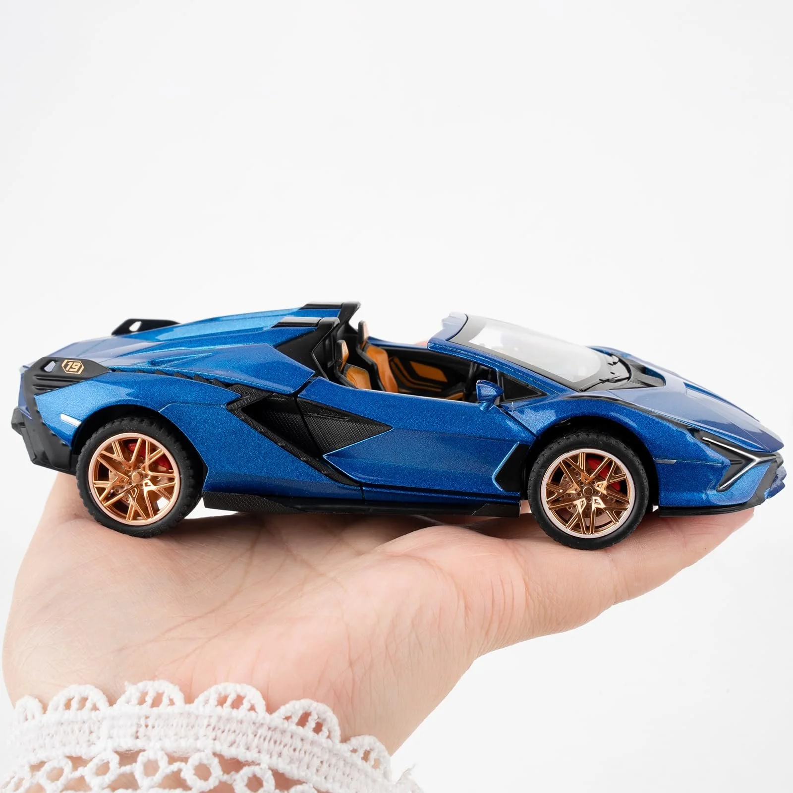 Модель автомобиля Lamborghini Sian Roadster, масштаб 1/32, игрушечный автомобиль со звуком и светом, с функцией оттягивания, подходит для коллекционирования, подарок для детей, синий, фото №6 Модель автомобиля Lamborghini Sian Roadster, масштаб 1/32, игрушечный автомобиль со звуком и светом, с функцией оттягивания, подходит для коллекционирования, подарок для детей, синий, фото №6