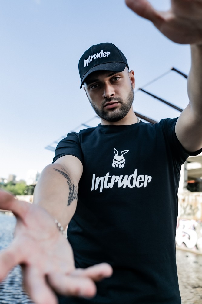 Футболка Intruder Bunny черная, фото №6