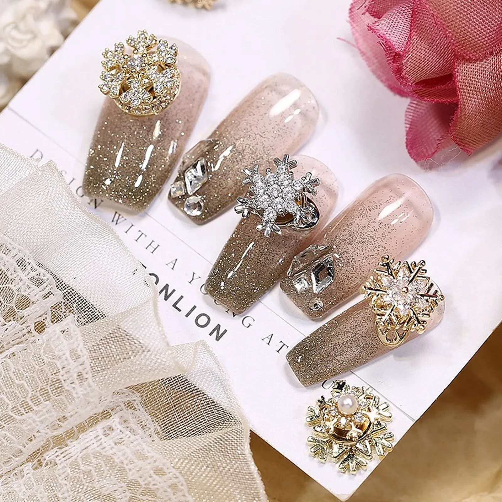 Украшение для ногтей Снежинка Кристаллы AB Стразы для ногтей Бриллианты Стекло Металл Самоцветы Камни Вращающиеся Блестящие Привлекательные Элегантные 3D Украшения для ногтей, фото №3