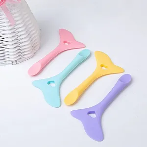 Инструмент-аппликатор для подводки глаз SHERCHPRY, трафареты цена на synthetic.ua - Фото 1 Инструмент-аппликатор для подводки глаз SHERCHPRY, трафареты synthetic.ua - Фото 1