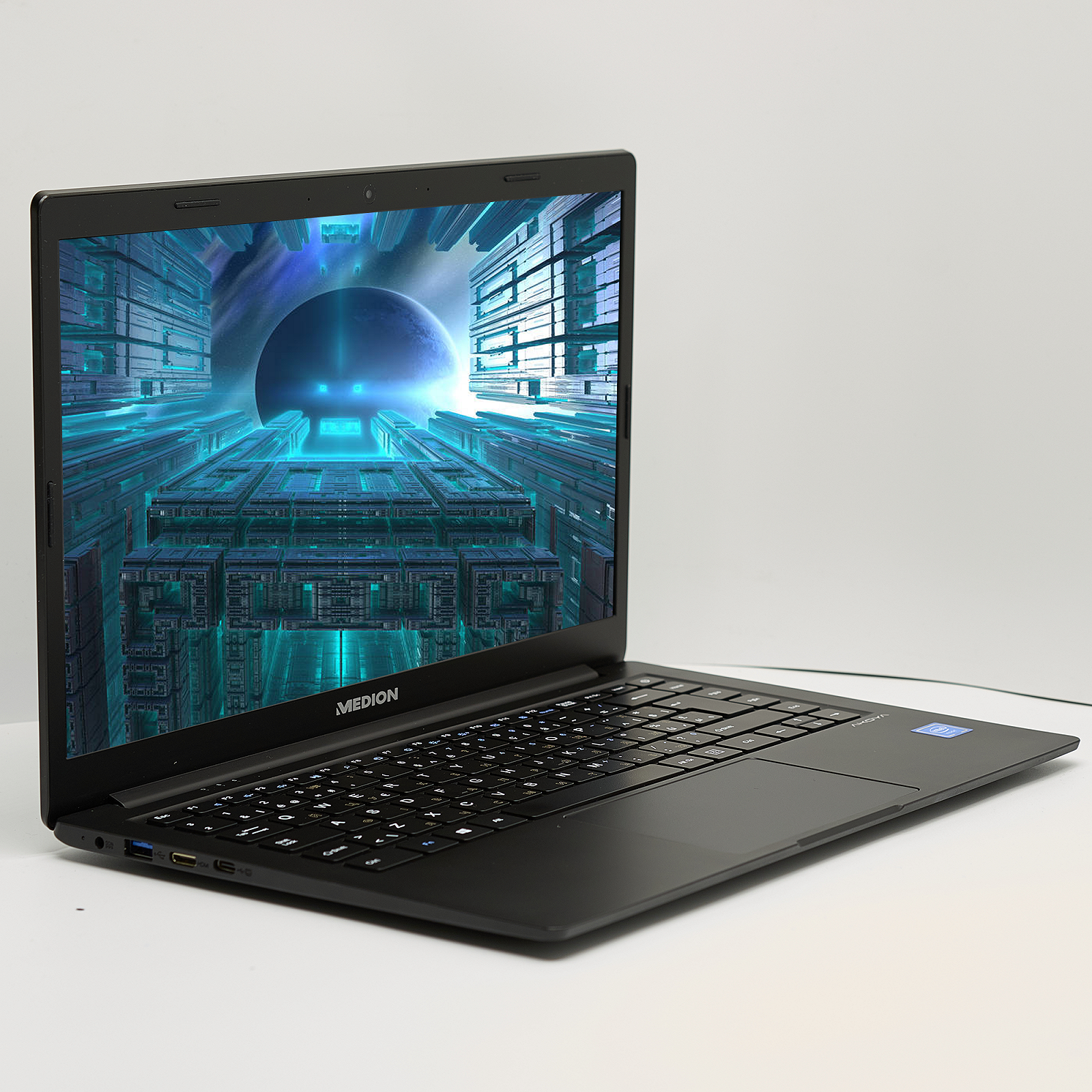 Ноутбук 14" Medion (Lenovo Group) Akoya E4251 | Intel Celeron | IPS (1920x1080) FullHD | RAM DDR4 4 ГБ | SSD M2 128 ГБ | Intel Graphics | Ультрабук | Металевий корпус | Win10 б/в (5112), фото №3 Ноутбук 14" Medion (Lenovo Group) Akoya E4251 | Intel Celeron | IPS (1920x1080) FullHD | RAM DDR4 4 ГБ | SSD M2 128 ГБ | Intel Graphics | Ультрабук | Металевий корпус | Win10 б/в (5112), фото №3