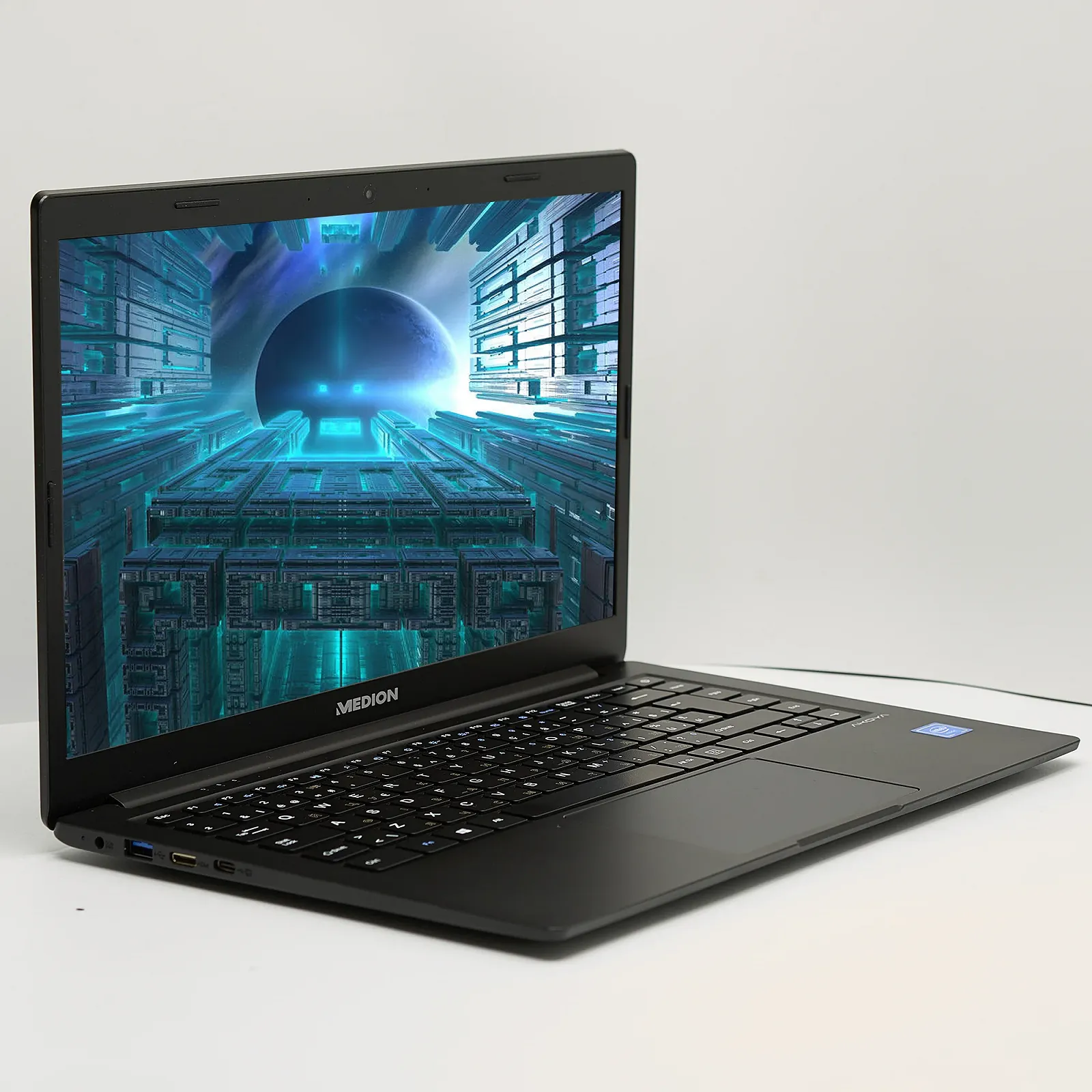 Ноутбук 14" Medion (Lenovo Group) Akoya E4251 | Intel Celeron | IPS (1920x1080) FullHD | RAM DDR4 4 ГБ | SSD M2 128 ГБ | Intel Graphics | Ультрабук | Металевий корпус | Win10 б/в (5112), фото №3 Ноутбук 14" Medion (Lenovo Group) Akoya E4251 | Intel Celeron | IPS (1920x1080) FullHD | RAM DDR4 4 ГБ | SSD M2 128 ГБ | Intel Graphics | Ультрабук | Металевий корпус | Win10 б/в (5112), фото №3