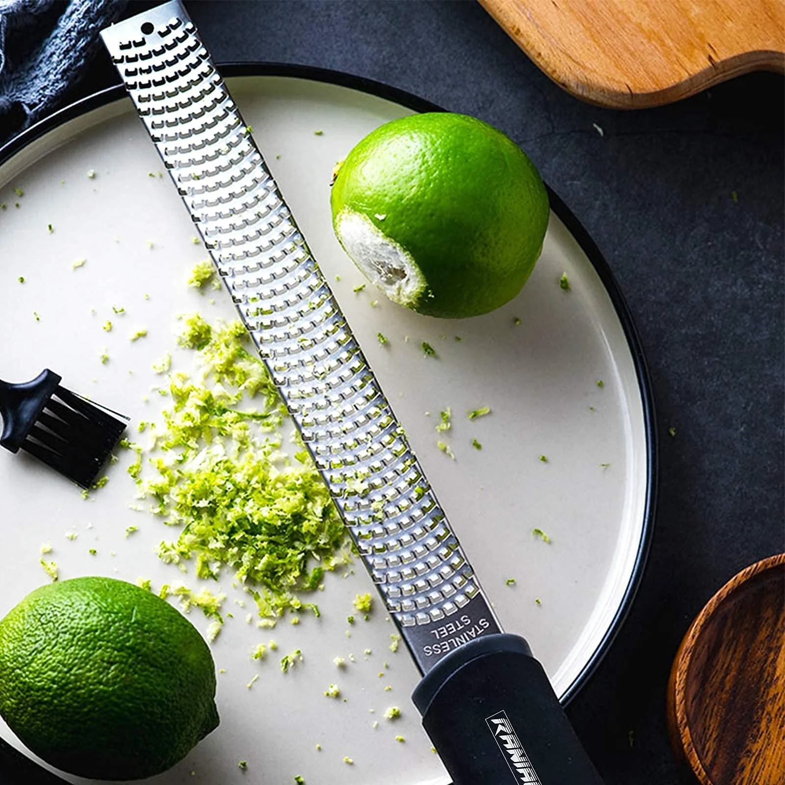 Терка Raniaco для пармезана, лимона, имбиря, мускатного ореха, лезвие из острой нержавеющей стали, с защитной крышкой, фото №4 Терка Raniaco для пармезана, лимона, имбиря, мускатного ореха, лезвие из острой нержавеющей стали, с защитной крышкой, фото №4