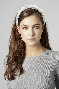 Обруч оксамитовий плетений для волосся жіночий, бежевий synthetic.ua - Фото 1