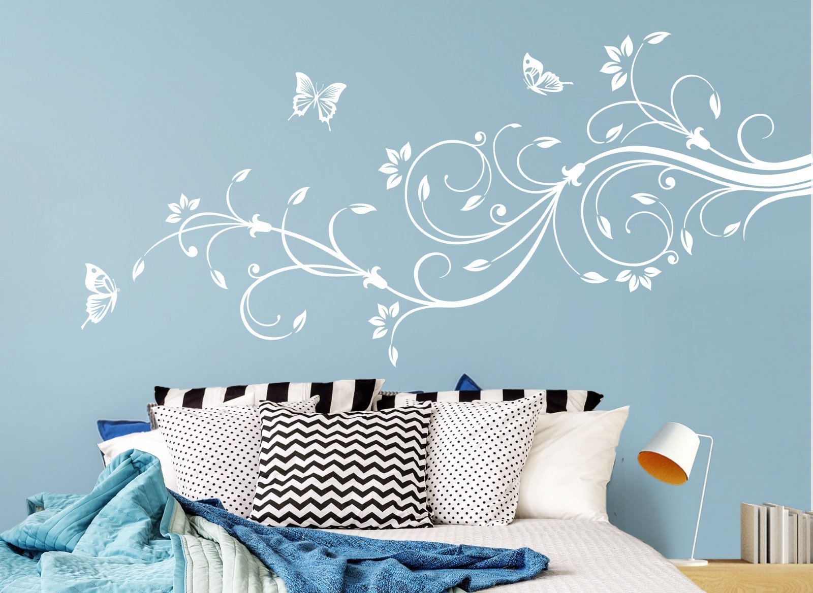 Наклейка на стіну Grandora W1073 XXL Квіткова лоза та 3 метелики, фото №3 Наклейка на стіну Grandora W1073 XXL Квіткова лоза та 3 метелики, фото №3