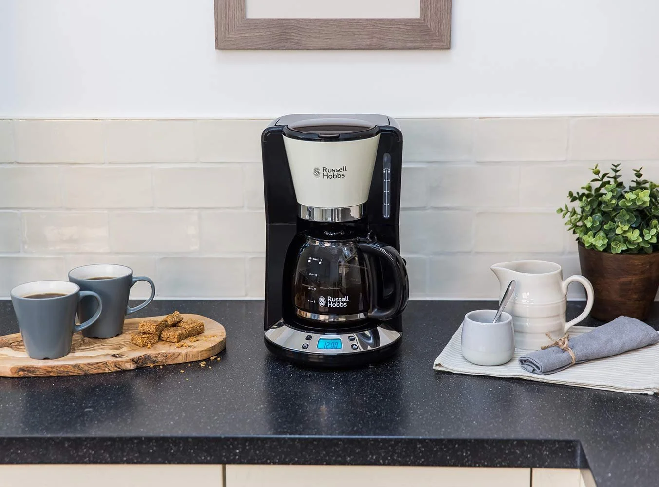 Кофеварка фильтровальная Russell Hobbs Colours+ Digital 1.25 л 1100 Вт Cream, фото №8