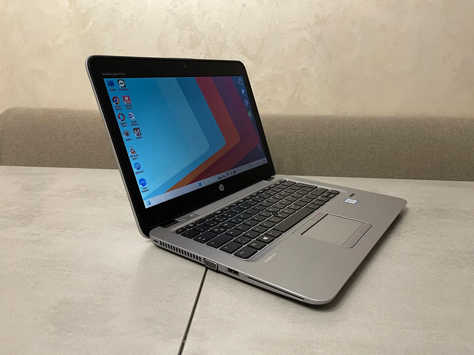 Ультрабук HP EliteBook 820 G3, 12,5", i5-6300U, 8GB, 256GB SSD, фото №3