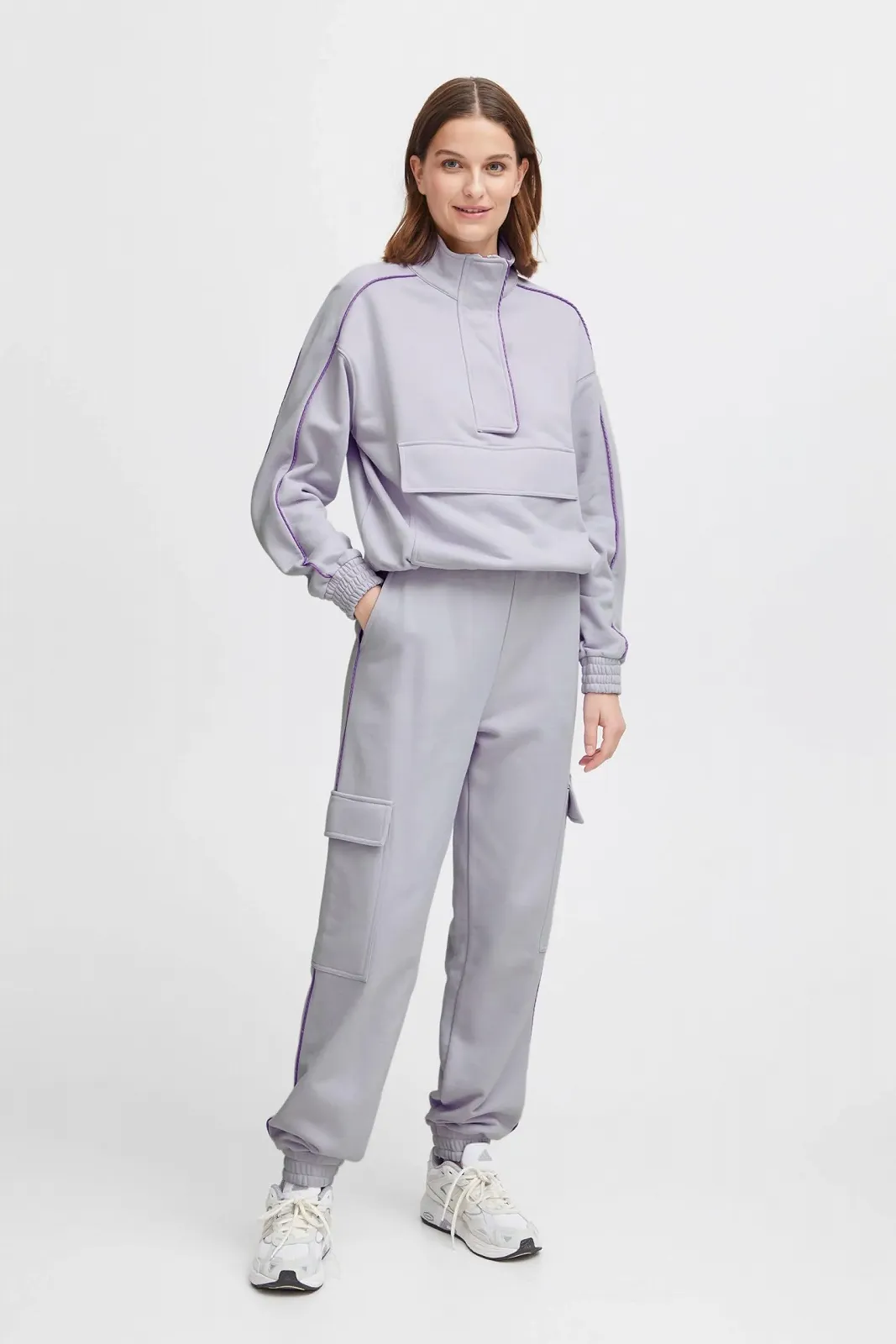 Женский свитшот Troyer The Jogg Concept JCSAKI с воротником-стойкой, 85% хлопок, 15% полиэстер, свободный крой, фото №3