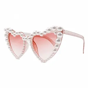 Солнцезащитные очки Сердце Винтажные солнцезащитные очки Форма сердца с жемчужным декором - Фото 1