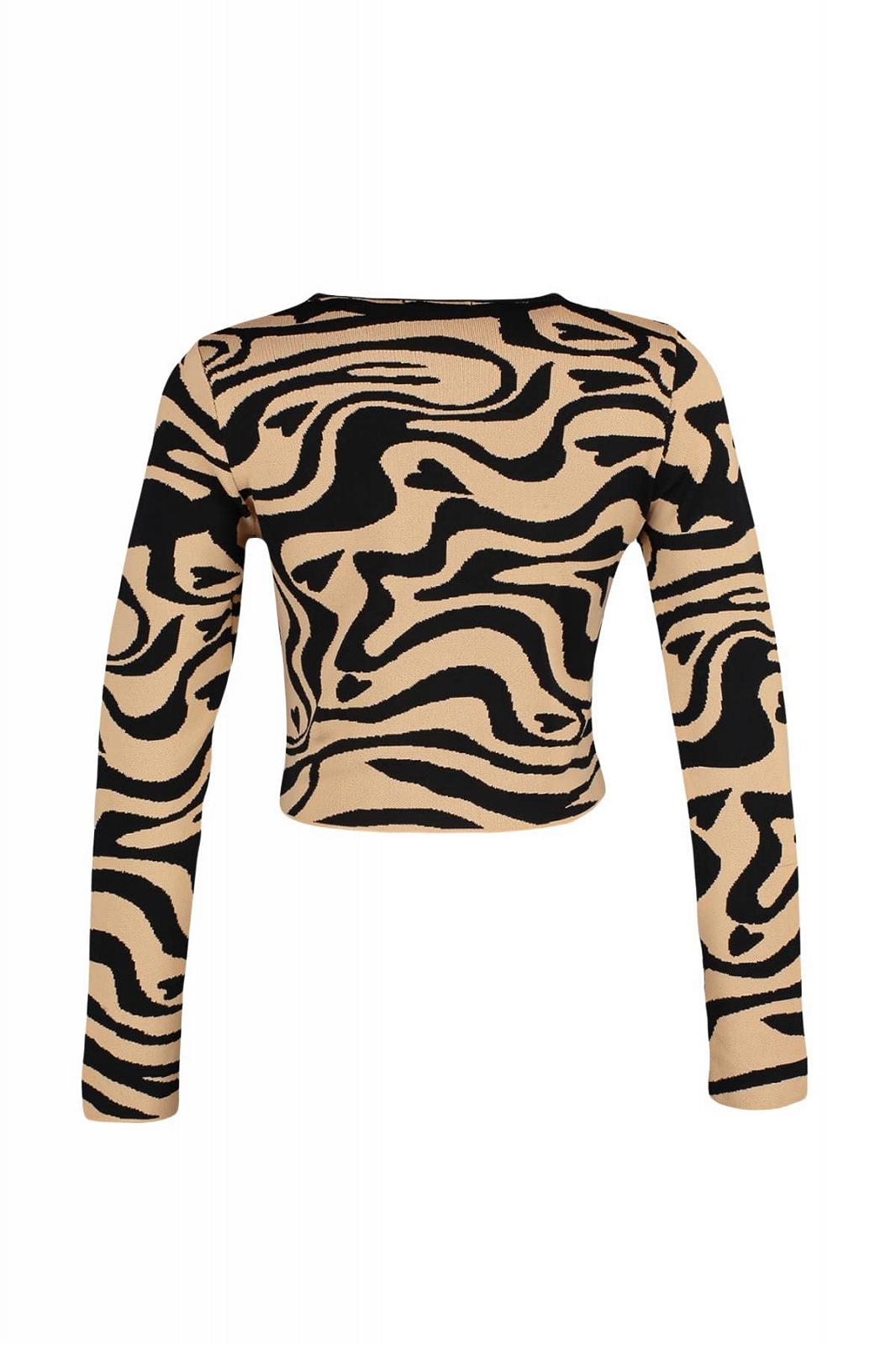 Женский свитшот TRENDYOL с круглым вырезом и анималистическим принтом, фото №6 Женский свитшот TRENDYOL с круглым вырезом и анималистическим принтом, фото №6